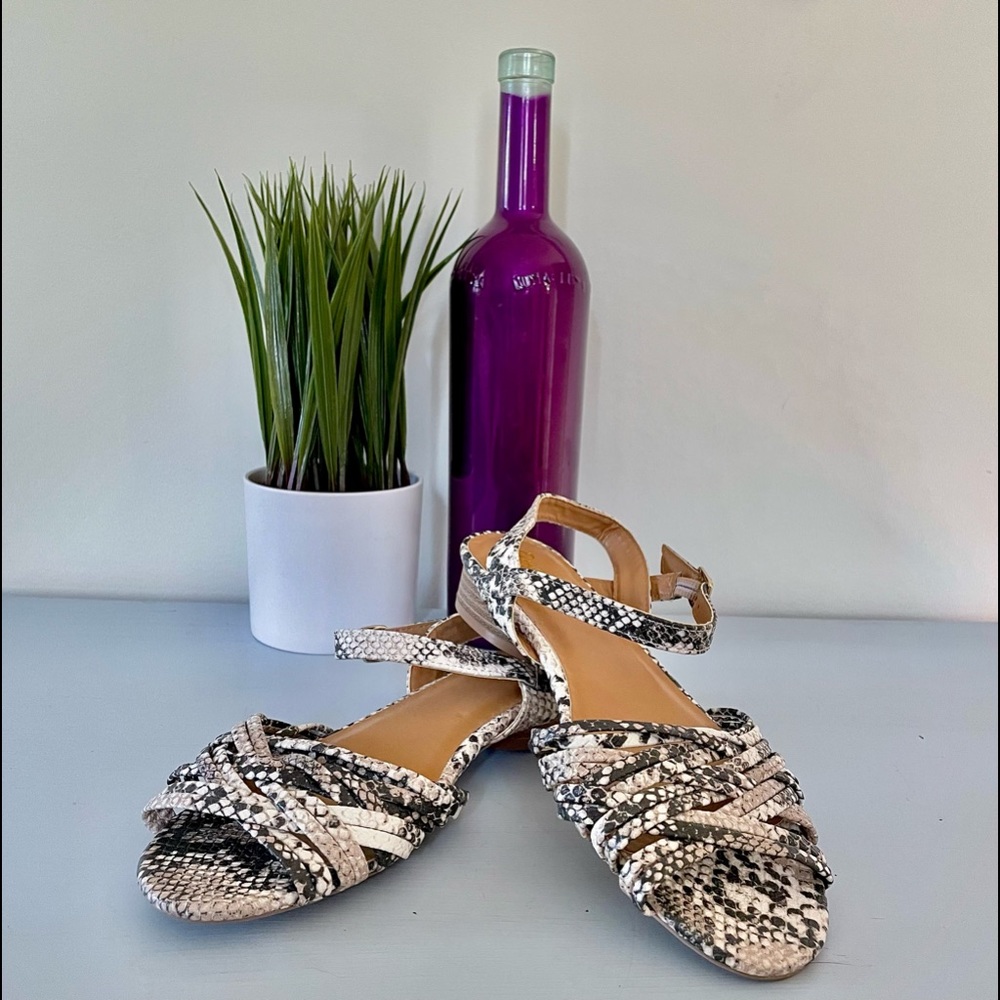 Woven Snakeskin Block Heel Sandal | Qupid | Size 6